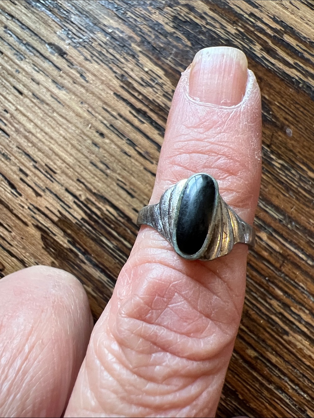 Vintage Sterling Silver black onyx fluted ring size 6.75